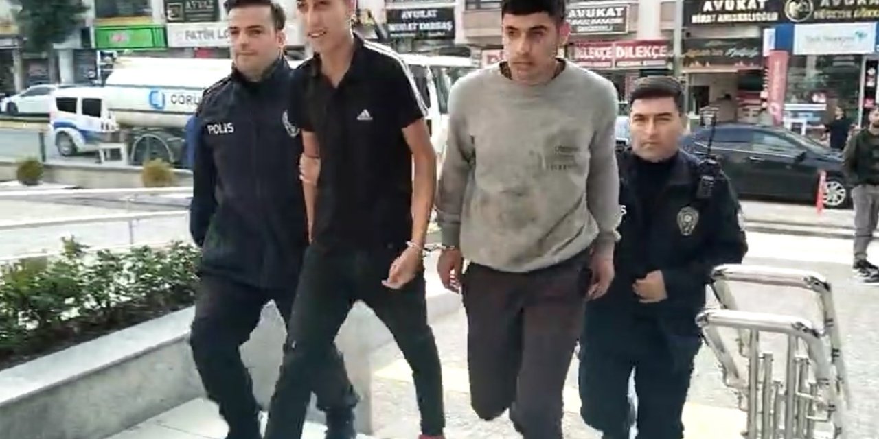 Yol Kesip Silah Zoruyla Gasp Yapan 4 Şüpheli Tutuklandı