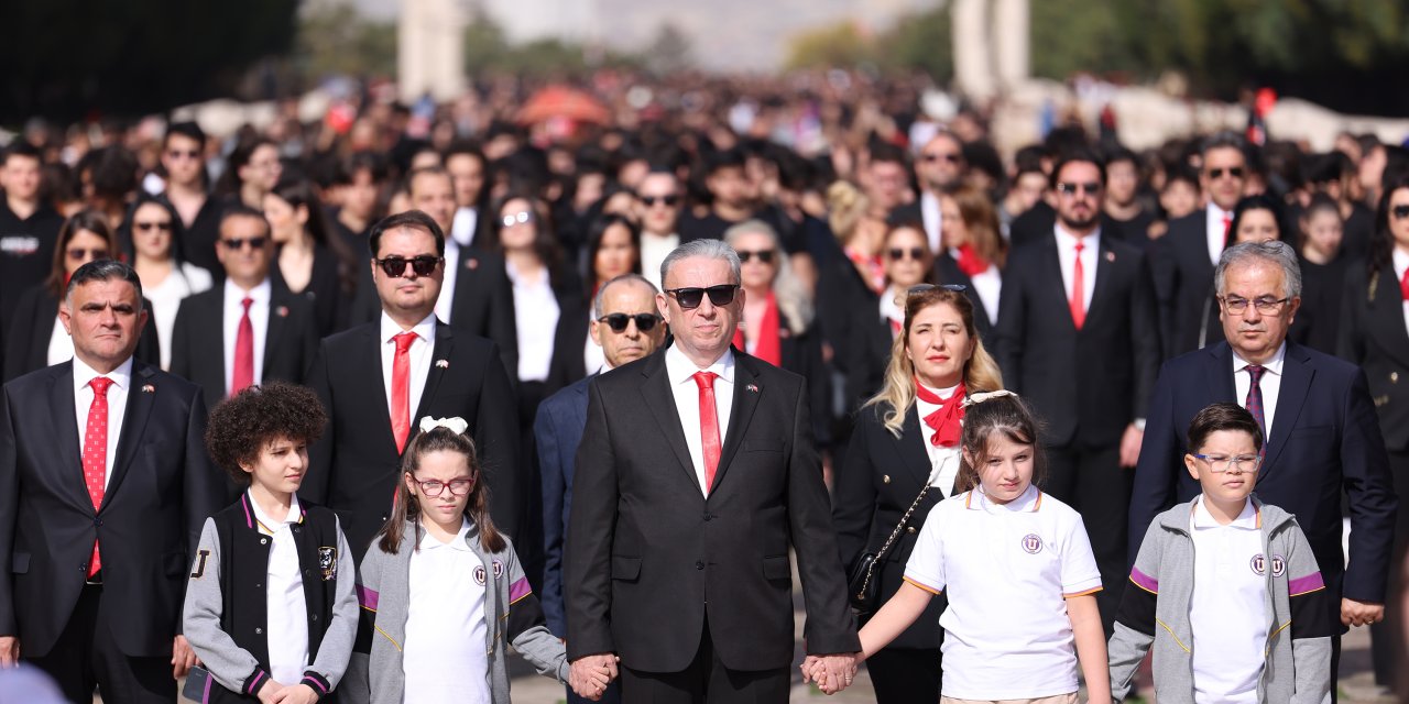 Uğur Okulları’ndan Cumhuriyetin 100. Yılında Ata’ya Ziyaret