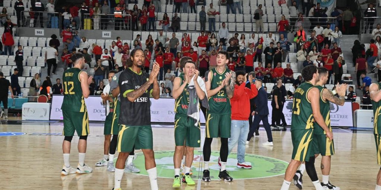 Manisa Büyükşehir Belediyespor Zirvede