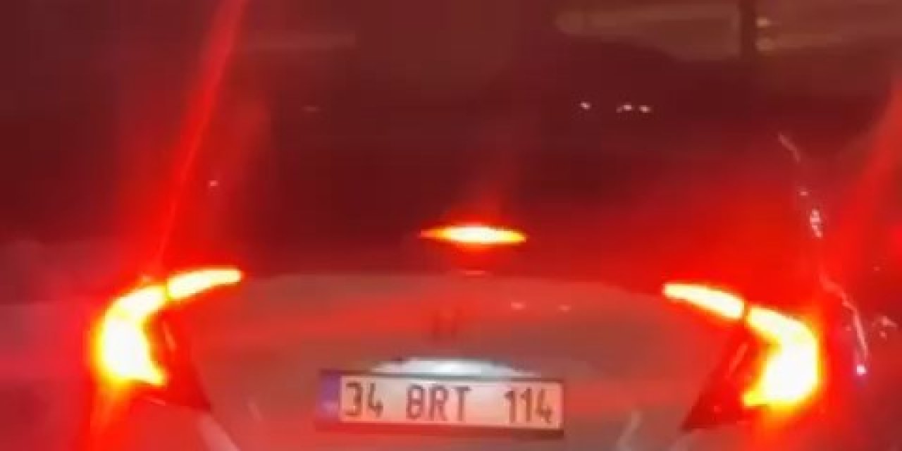 Beylikdüzü'nde Otomobilin Üstünde Akıl Almaz Yolculuk