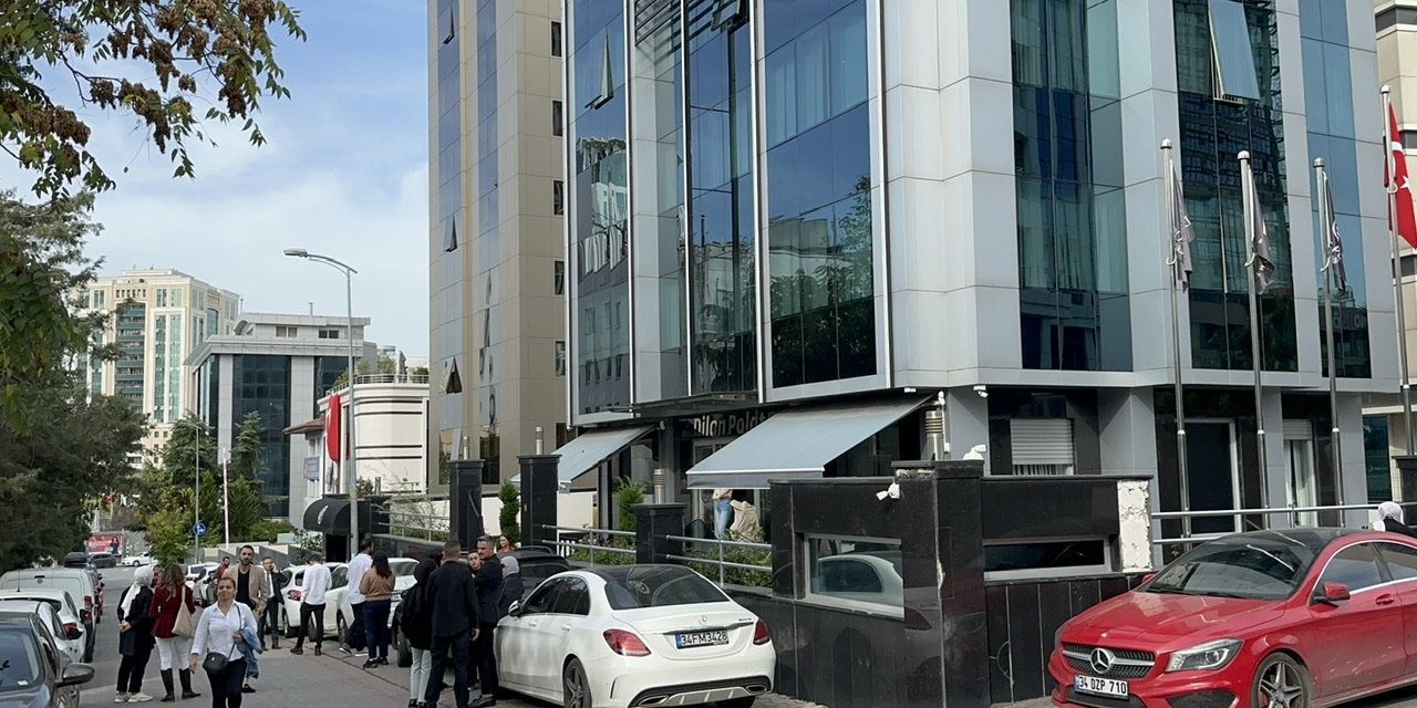 Dilan Polat'a Ait Şirketlerde Arama - 1