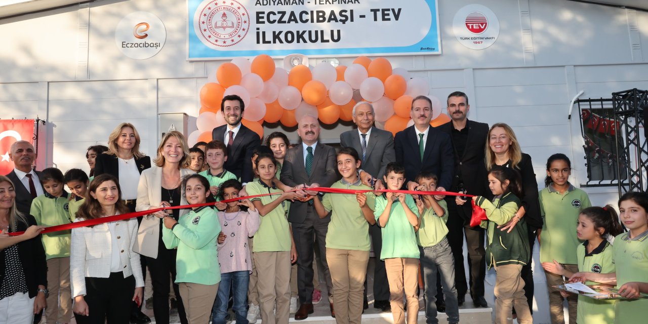 Depremin Yaraları Sarılıyor: Adıyaman’da Eczacıbaşı Tev İlkokulu Açıldı
