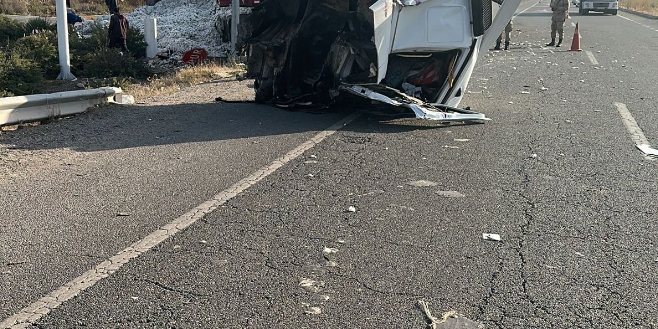 Traktörle Çarpışan Tır’ın Kupası Koptu: 1 Yaralı