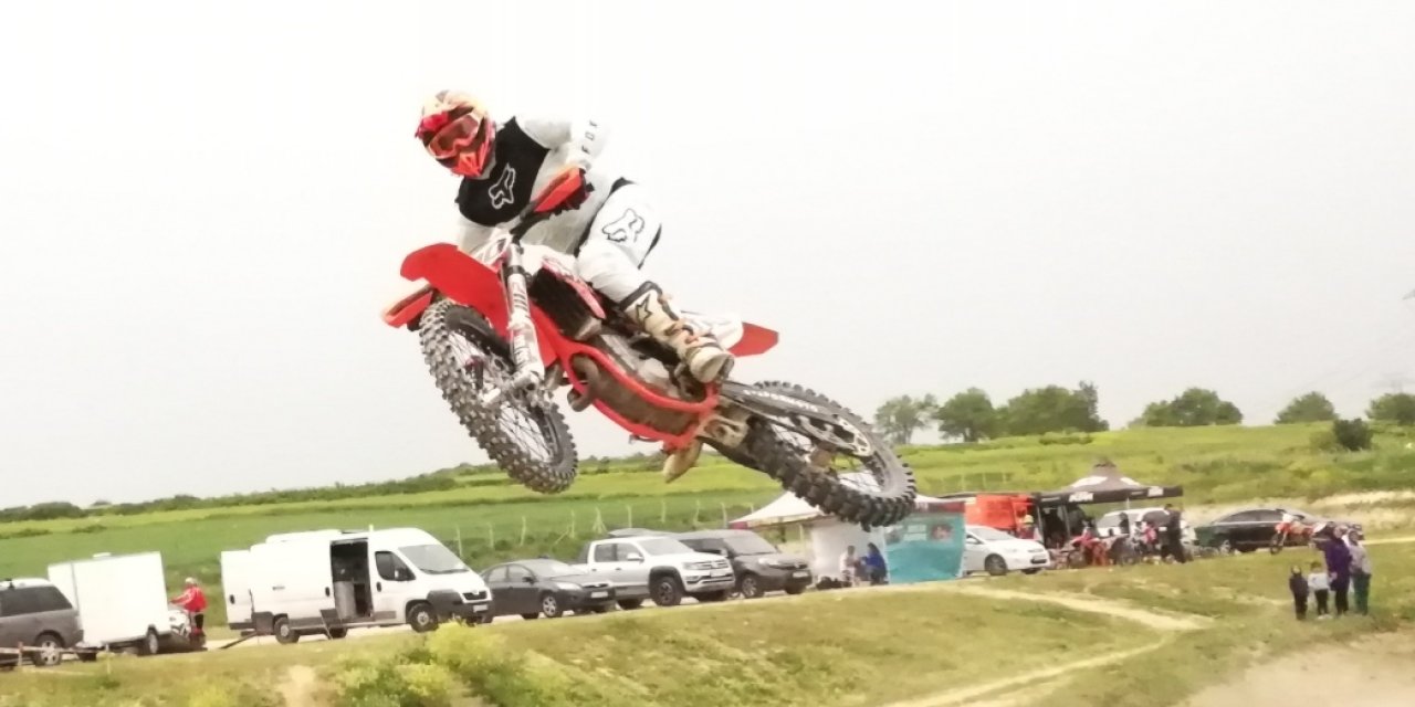 Türkiye Motokros Şampiyonu Şakir Şenkalaycı'dan 100. Yıla Özel Gösteri