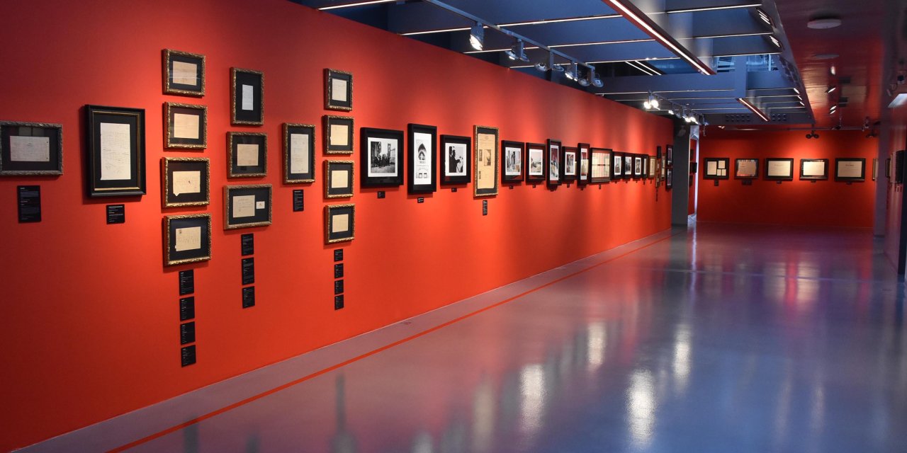 İzmir'de 'Karanlıkta Akan Bir Yıldız: Mustafa Kemal Atatürk' Sergisi Açılacak