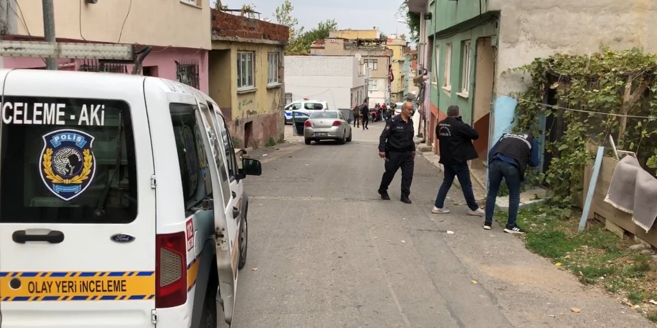 Evinin Önünde Uğradığı Silahlı Saldırıda Yaralandı