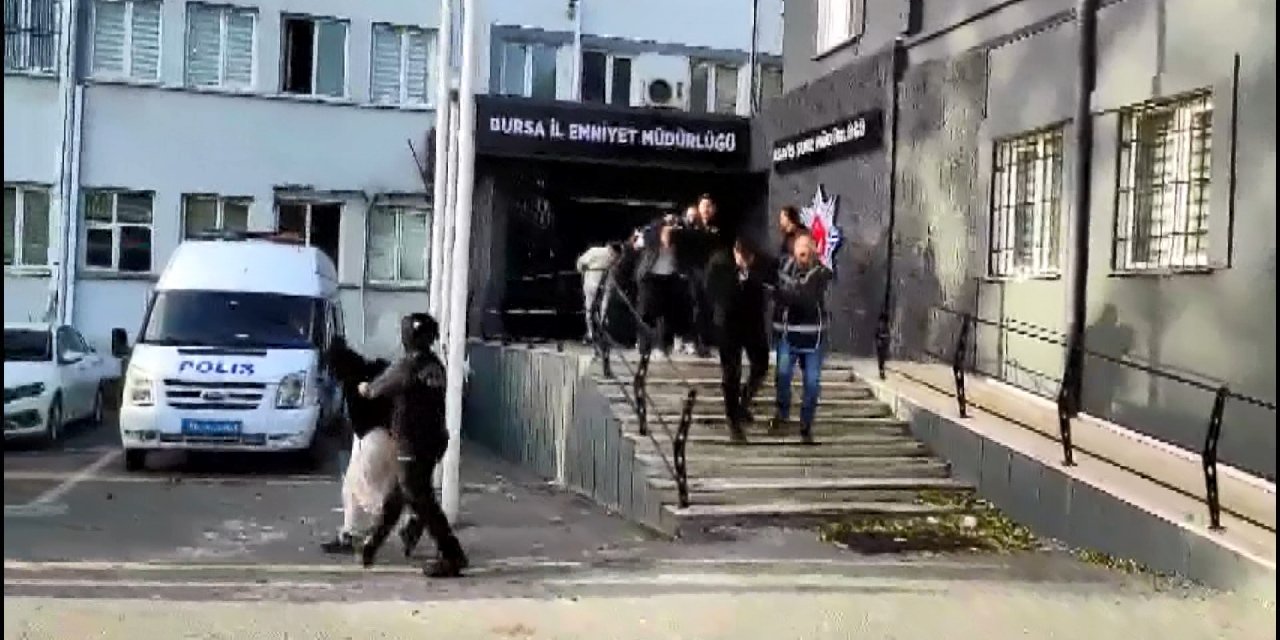 Bursa Merkezli 3 İlde Fuhuş Operasyonu: 13 Gözaltı