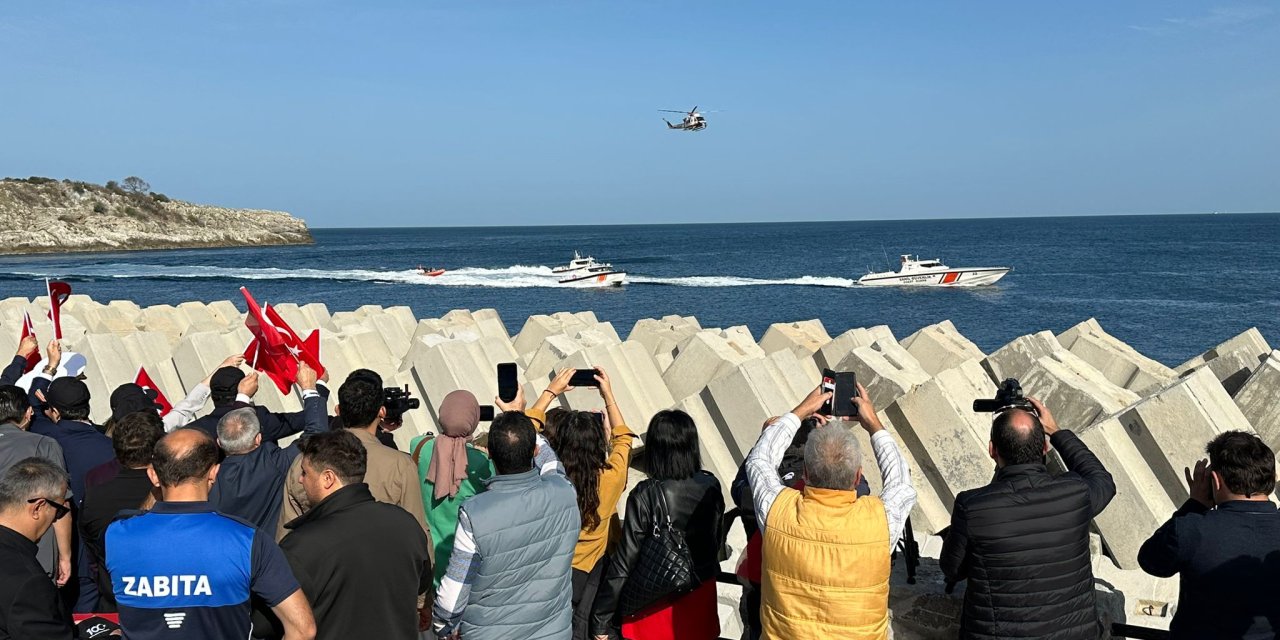 Bartın'da Sahil Güvenlik Grup Komutanlığı'ndan '100'Üncü Yıl' Gösterisi