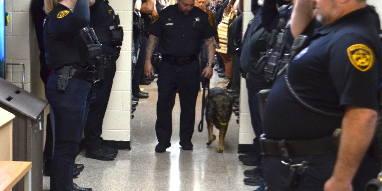 Kanser Hastası K9 Köpeği, Polislerin Selamlama Kıtasıyla Uğurlandı