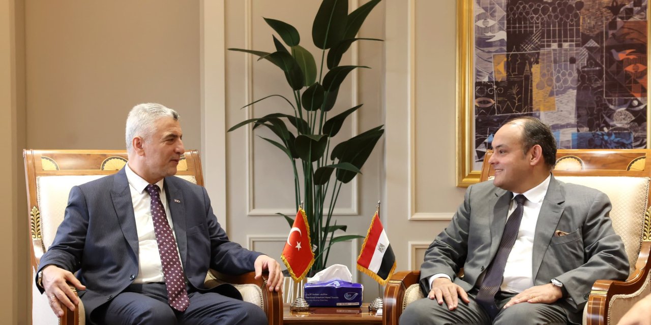 Bakan Bolat, Mısırlı Mevkidaşıyla Bir Araya Geldi