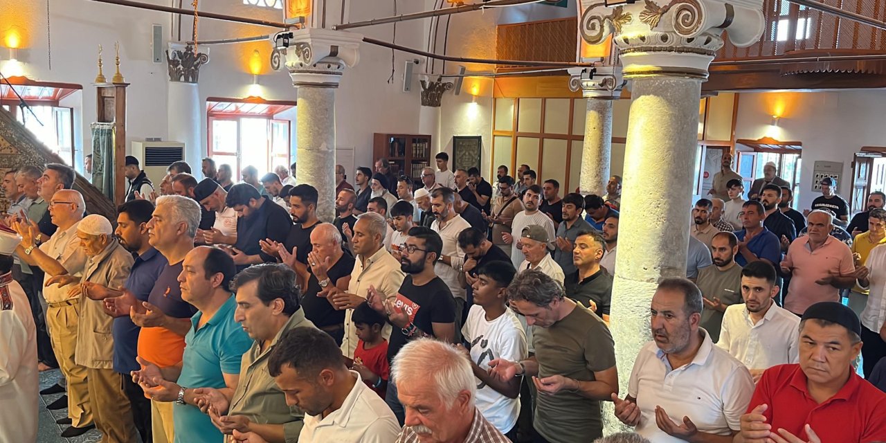 Bodrum'da Camilerde 'Yağmur Duası' Yapıldı