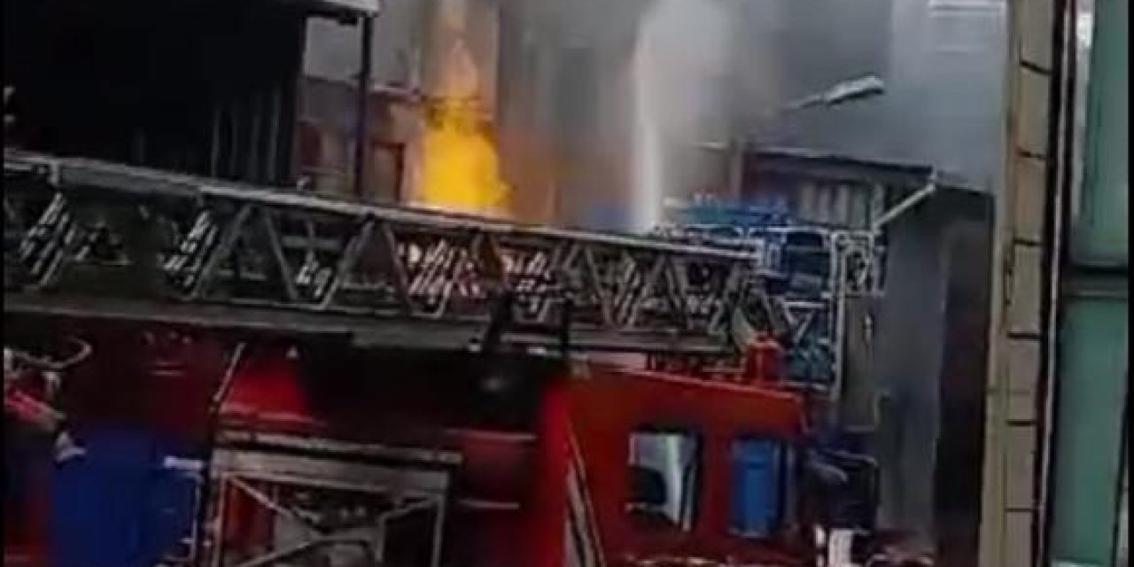 Başakşehir'de Sanayi Sitesinde Yangın Paniği