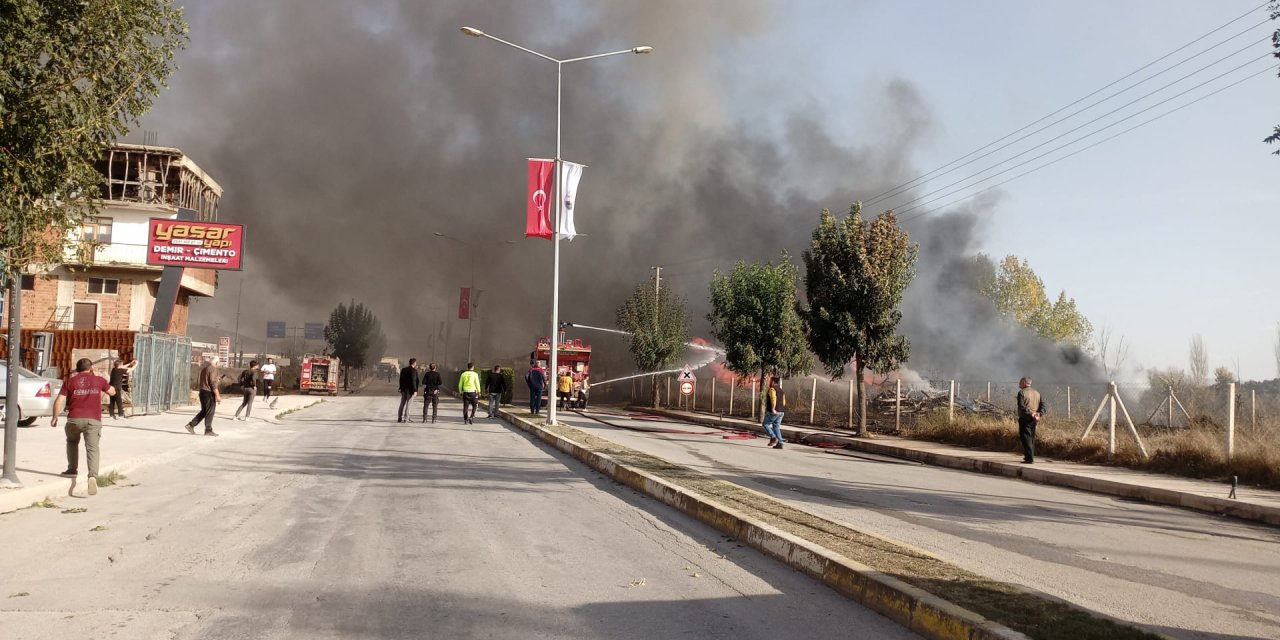 Hurdalıkta Çıkan Yangın, Kontrol Altına Alındı