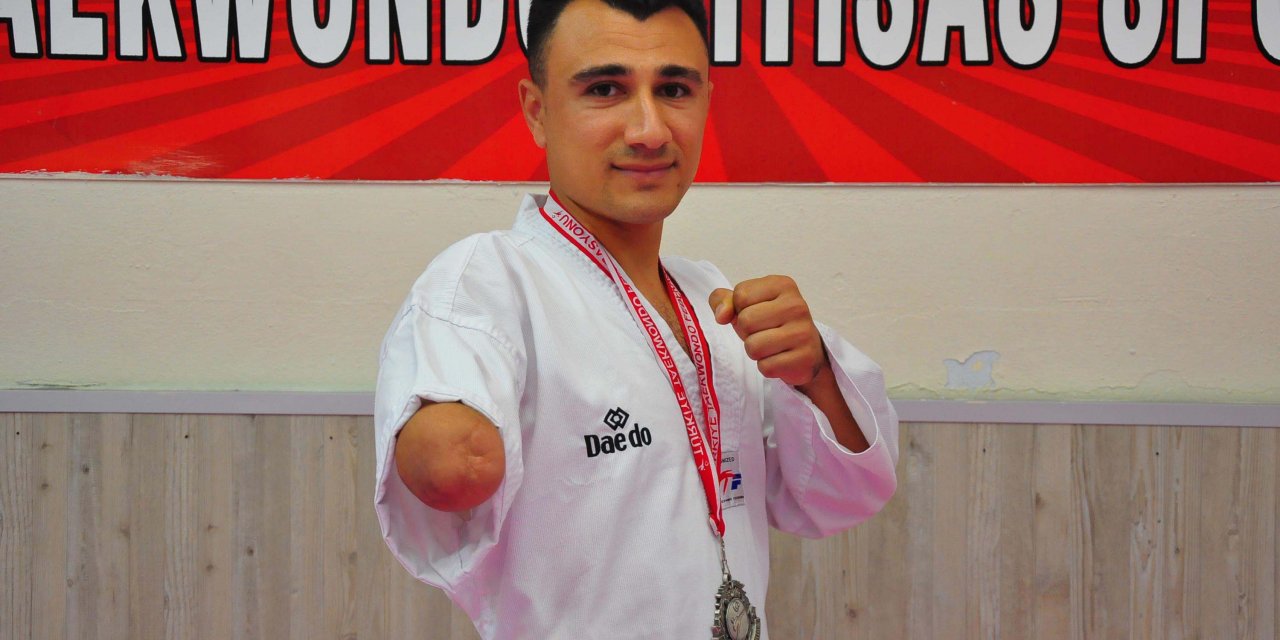 Tek Koluyla Tutunduğu Tekvandoda Hedefleri Büyük