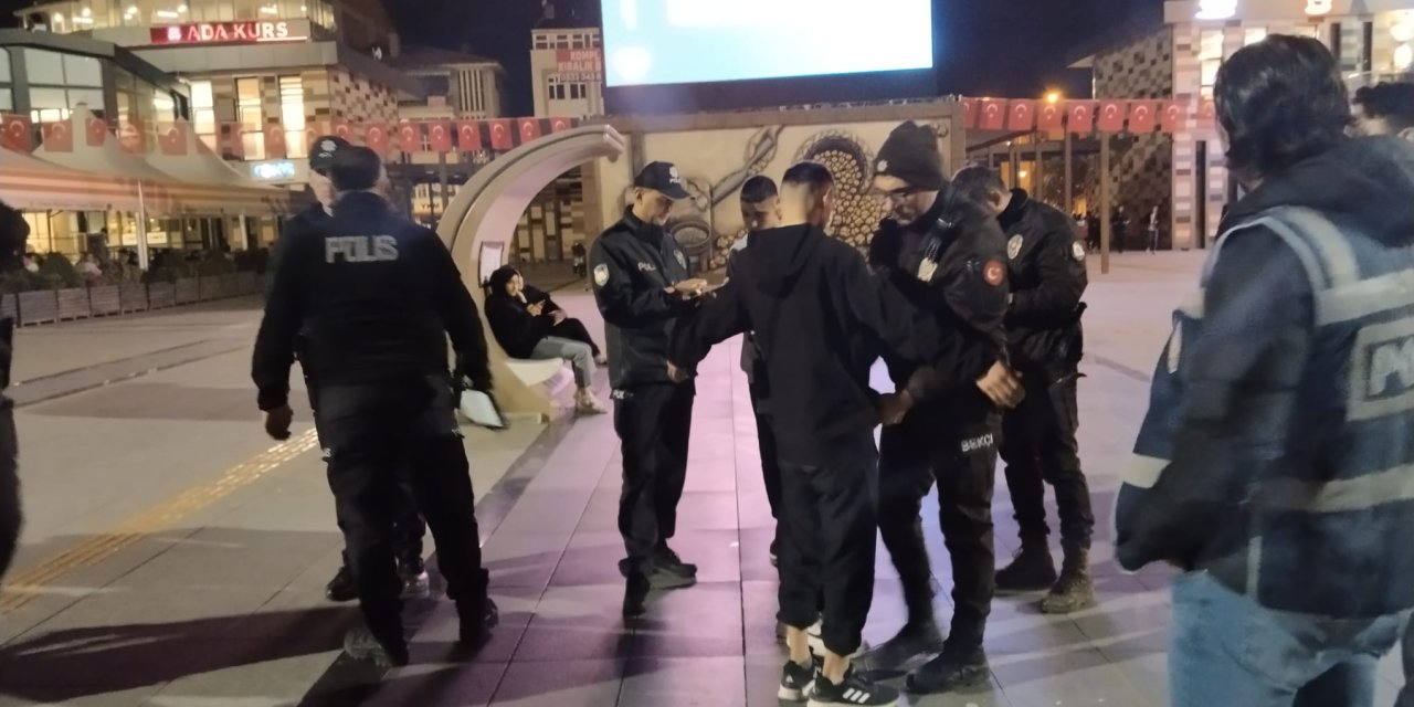 Çorum'da Öğrencilerin Ağırlıklı Olduğu Kafelerde Asayiş Uygulaması