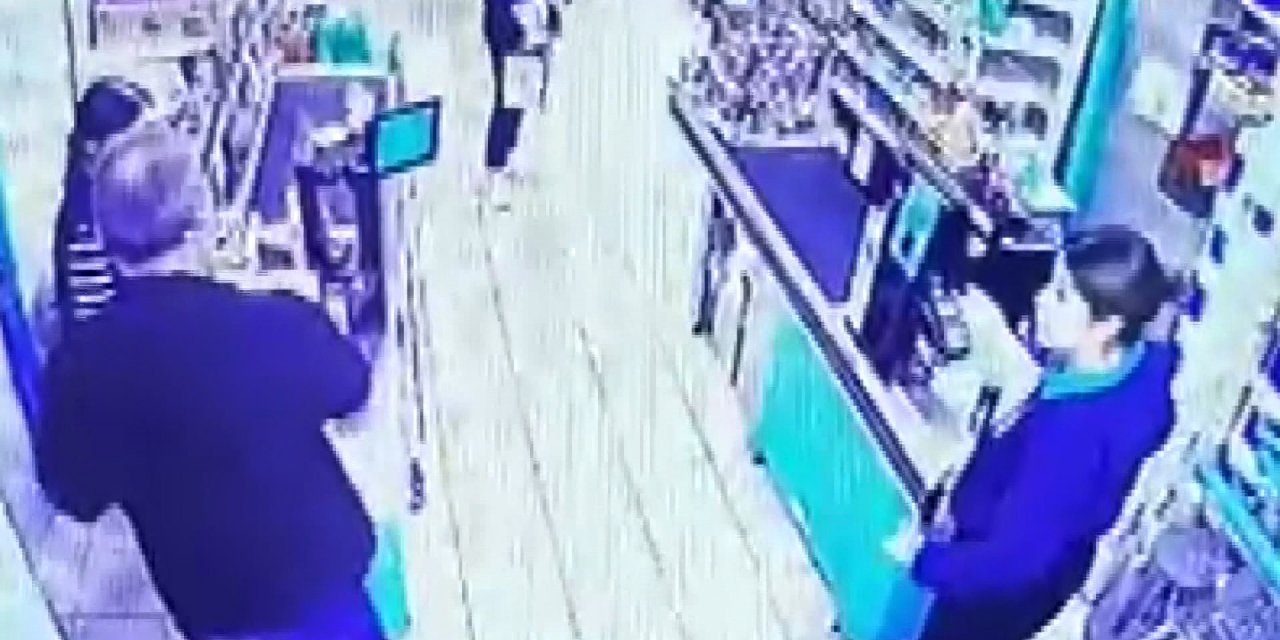 İstanbul'da Markette Kasiyer Kadını Defalarca Yumrukladı