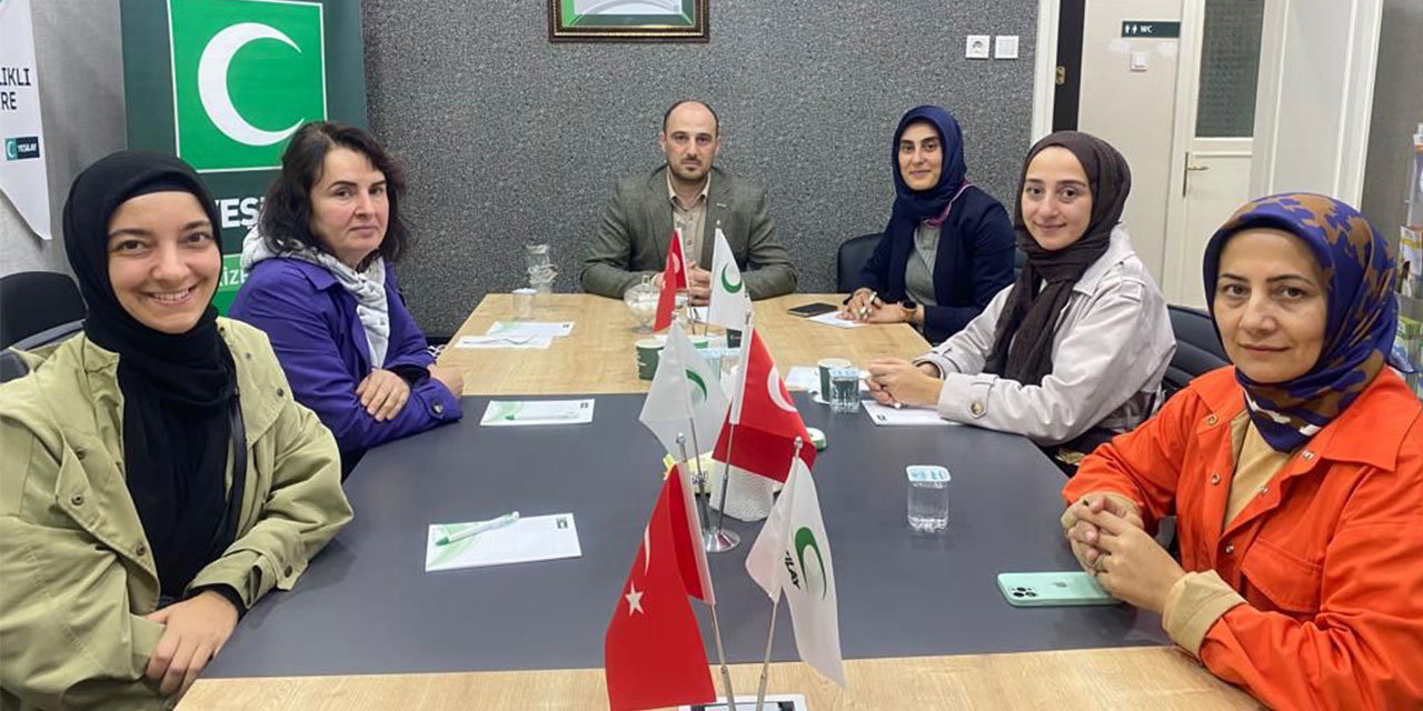 Yeşilay Rize'de Beşikçi, Kadın Komisyonu Yönetimi ile ilk toplantısını gerçekleştirdi