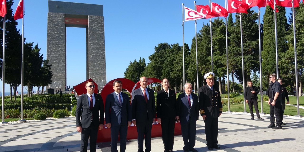 Kktc Cumhurbaşkanı Tatar, Şehitler Abidesi'ni Ziyaret Etti