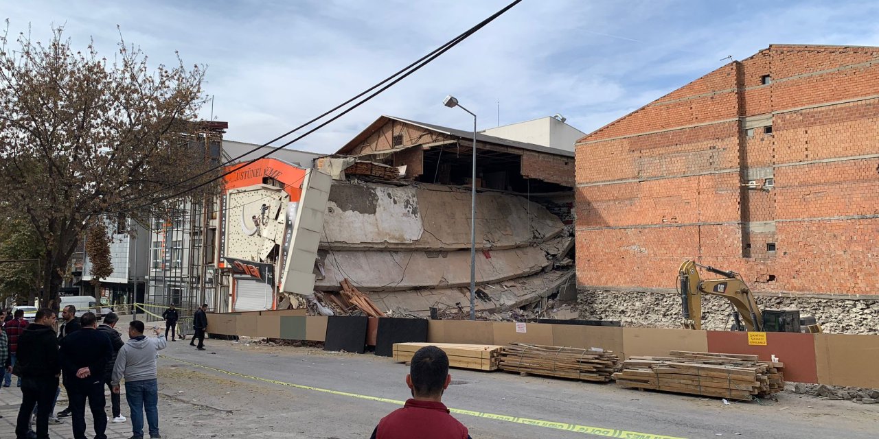 Hafriyat Çalışmasında 3 Katlı Bina Çöktü