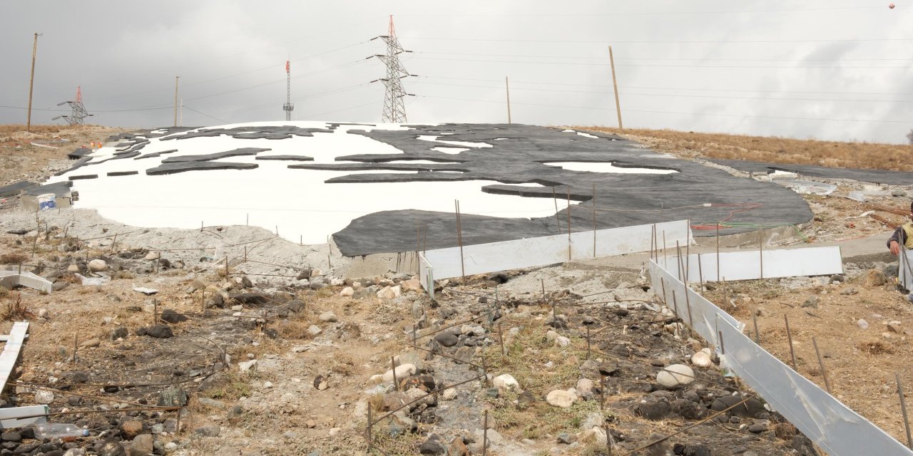 Uzaydan Görülebilen Atatürk Portresinin Yenilenmesi İçin 4 Bin Ton Beton Kullanıldı