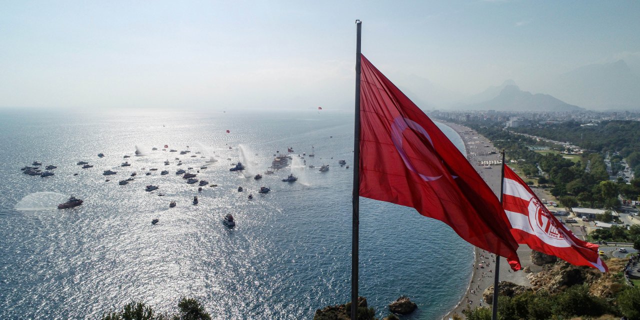 Denizde 'Cumhuriyet' Kutlaması