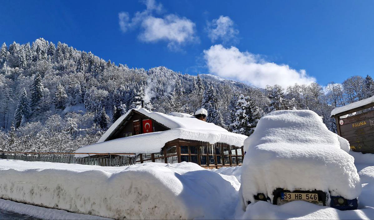 Kaçkar Dağları Milli Parkı'nda kar kalınlığı 1 metreyi aştı