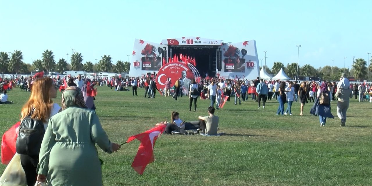 Cumhuriyetin 100. Yıl Çoşkusu Maltepe Etkinlik Alanı'nda Başladı