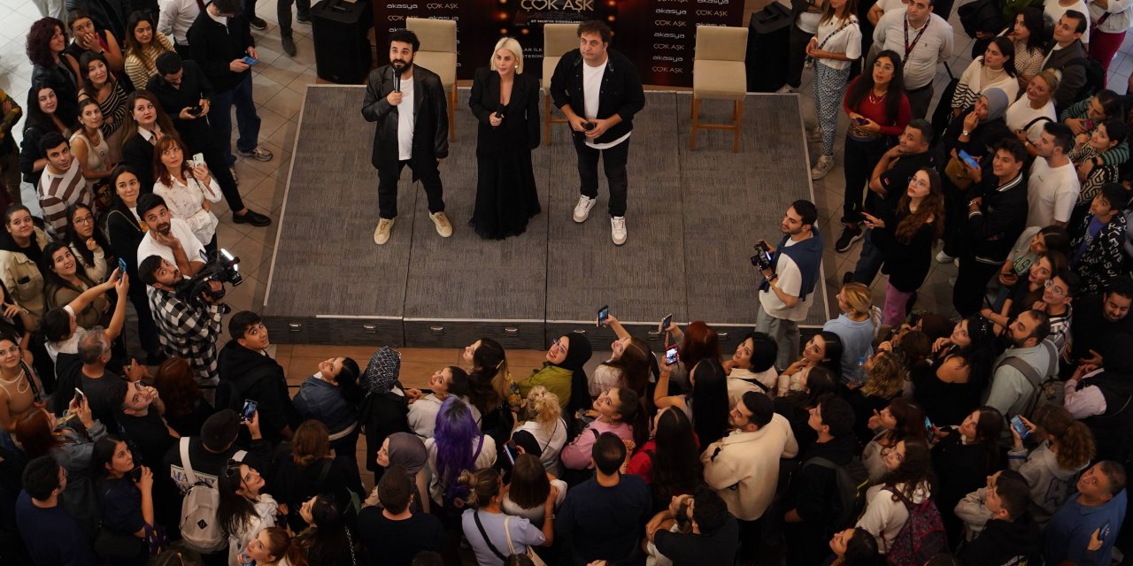 Akasya’da "Çok Aşk" Filminin Oyunculu Özel Gösterimi Gerçekleştirildi