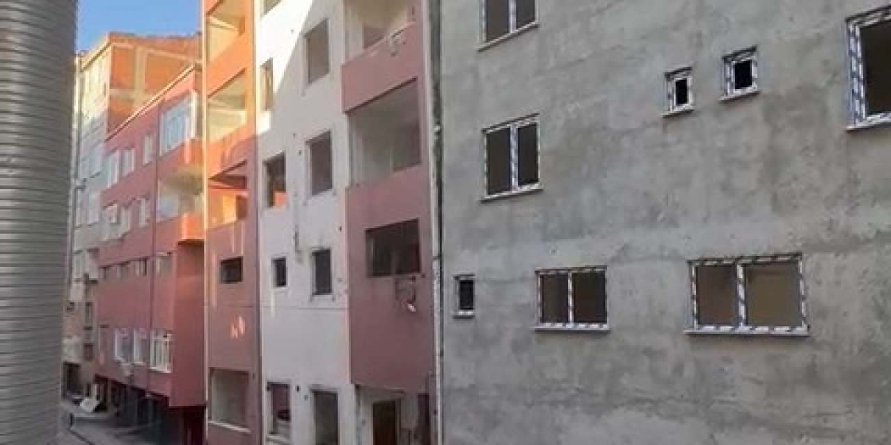 Güngören'de Binanın Çökme Anı Kamerada