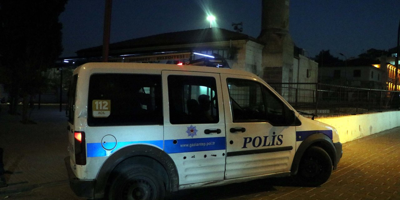 Tartışma Sırasında Dini Değerlere Küfretti; Kendisini Uyaran İmamı Bıçakla Ağır Yaraladı