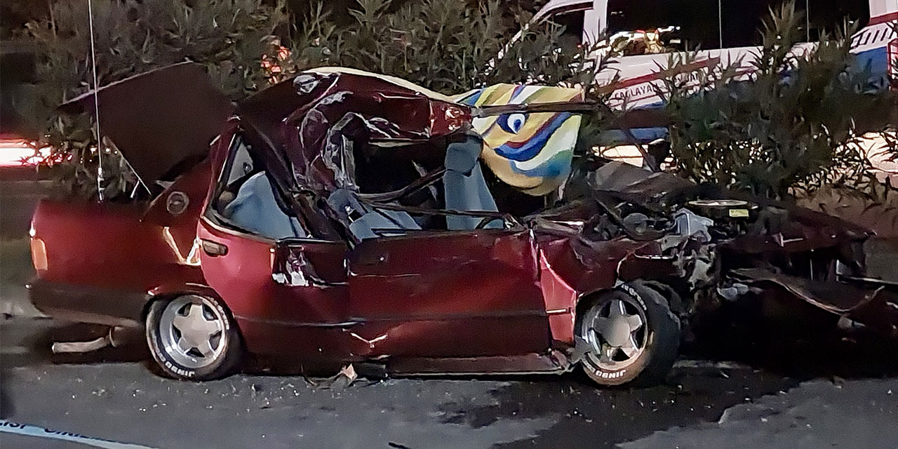 Trabzon'da kamyona çarpan otomobilin sürücüsü öldü