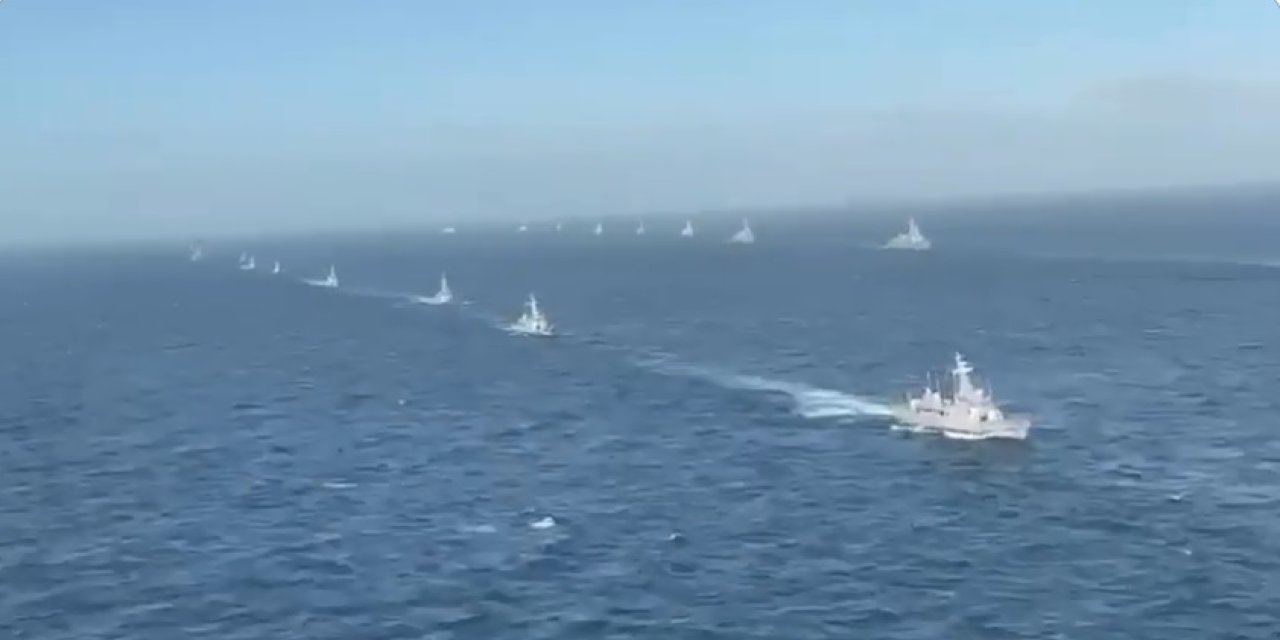 Msb: İstanbul Boğazı'nda 100 Savaş Gemisi İle Geçit Töreni İçin Hazırlıklar Tamamlandı