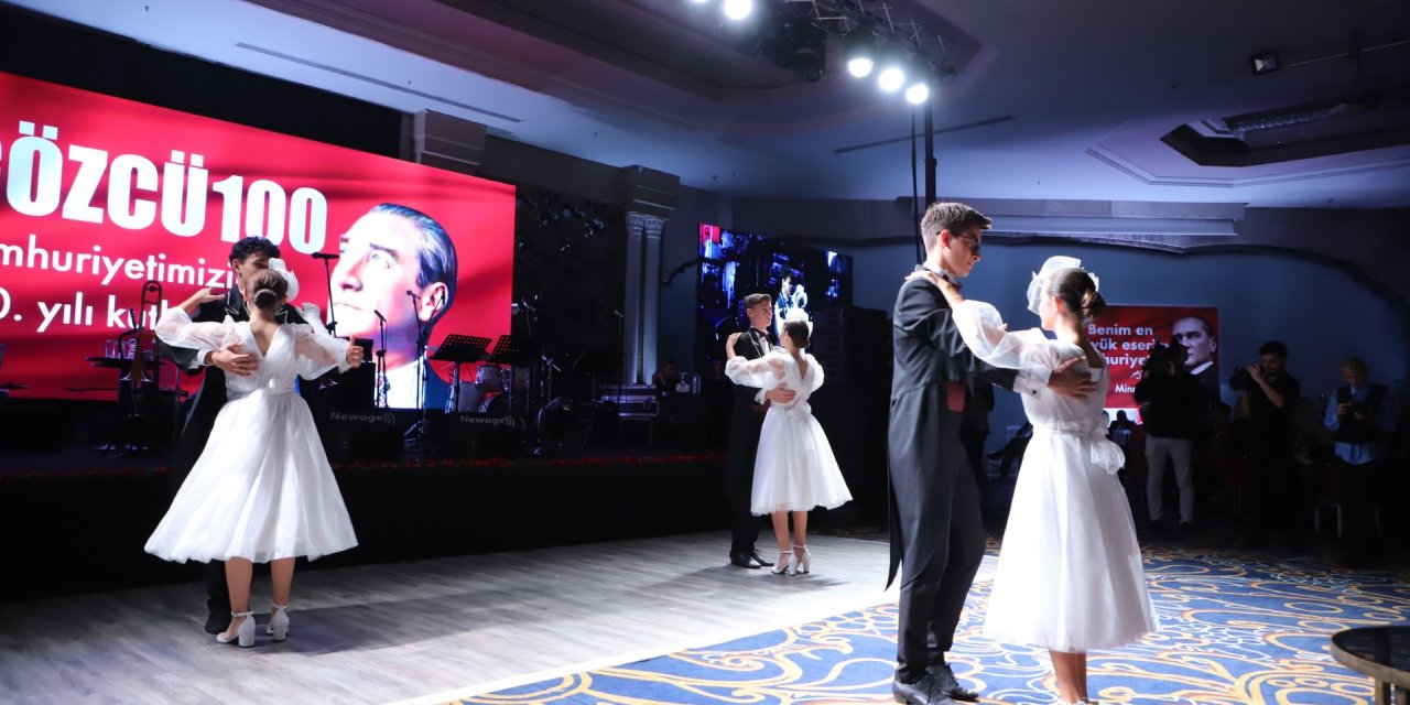 Büyükçekmece’de ‘Cumhuriyet Balosu’ Gerçekleştirildi