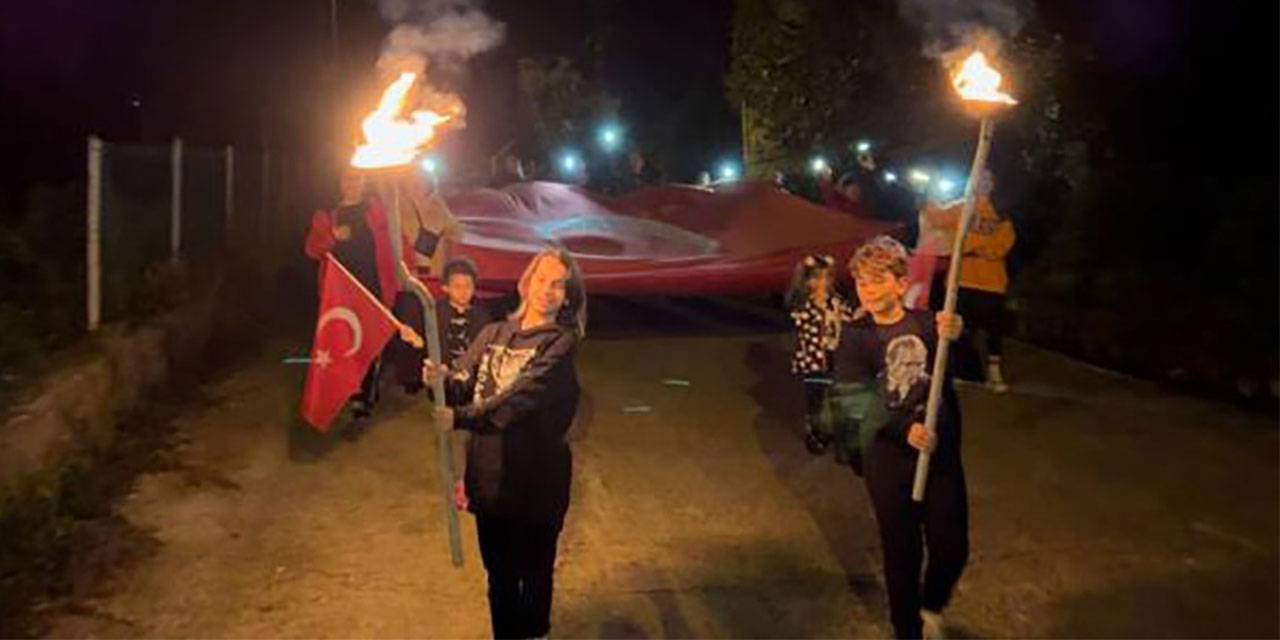 Cumhuriyetin 100. yılında Ardeşen’de yürüyüş yapıldı