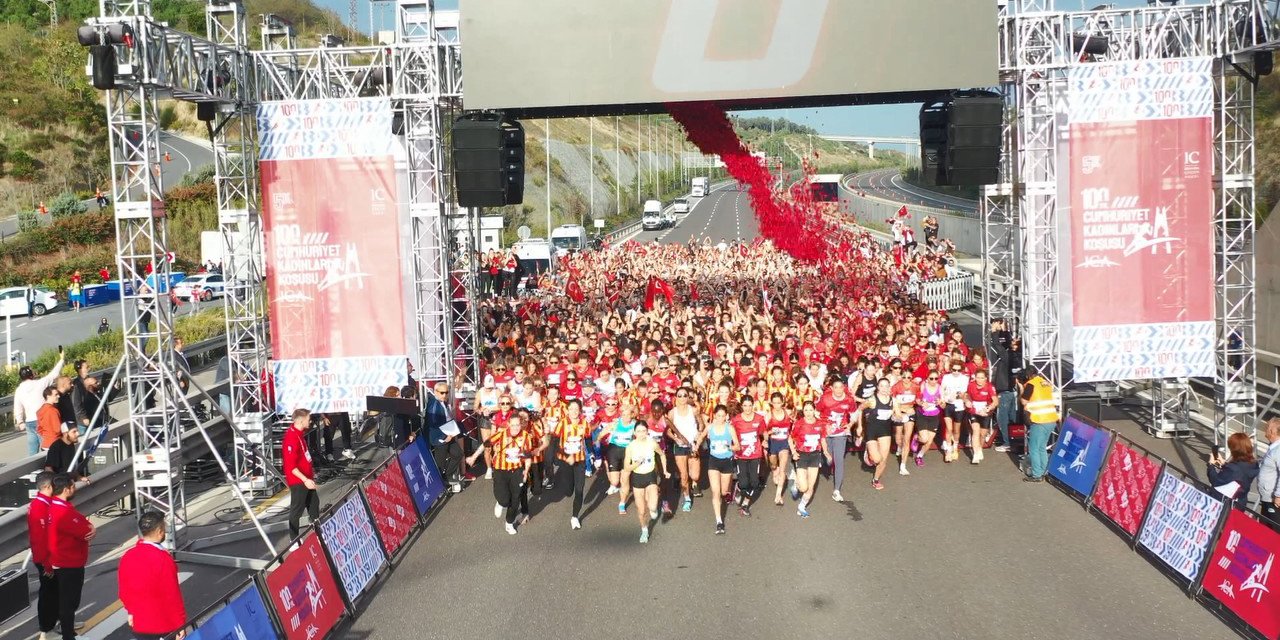 Yavuz Sultan Selim Köprüsü’nde 100. Yıl Cumhuriyet Kadınları Koşusu