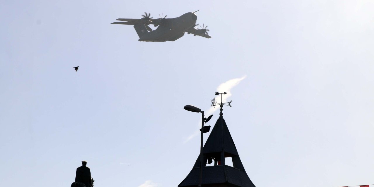 Kayseri’de Cumhuriyet Kutlamalarında ‘Koca Yusuf’lardan Selamlama Uçuşu