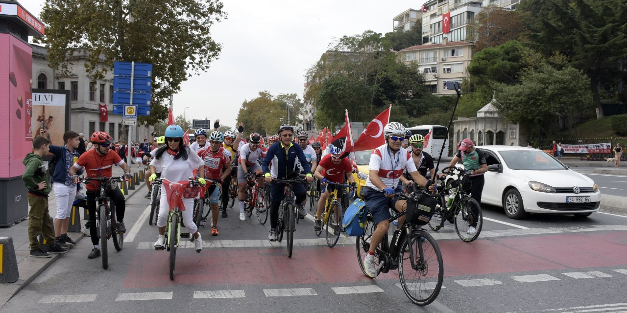 Cumhuriyet’in 100’üncü Yılında Dolmabahçe Sarayı’na Ziyaretçi Akını