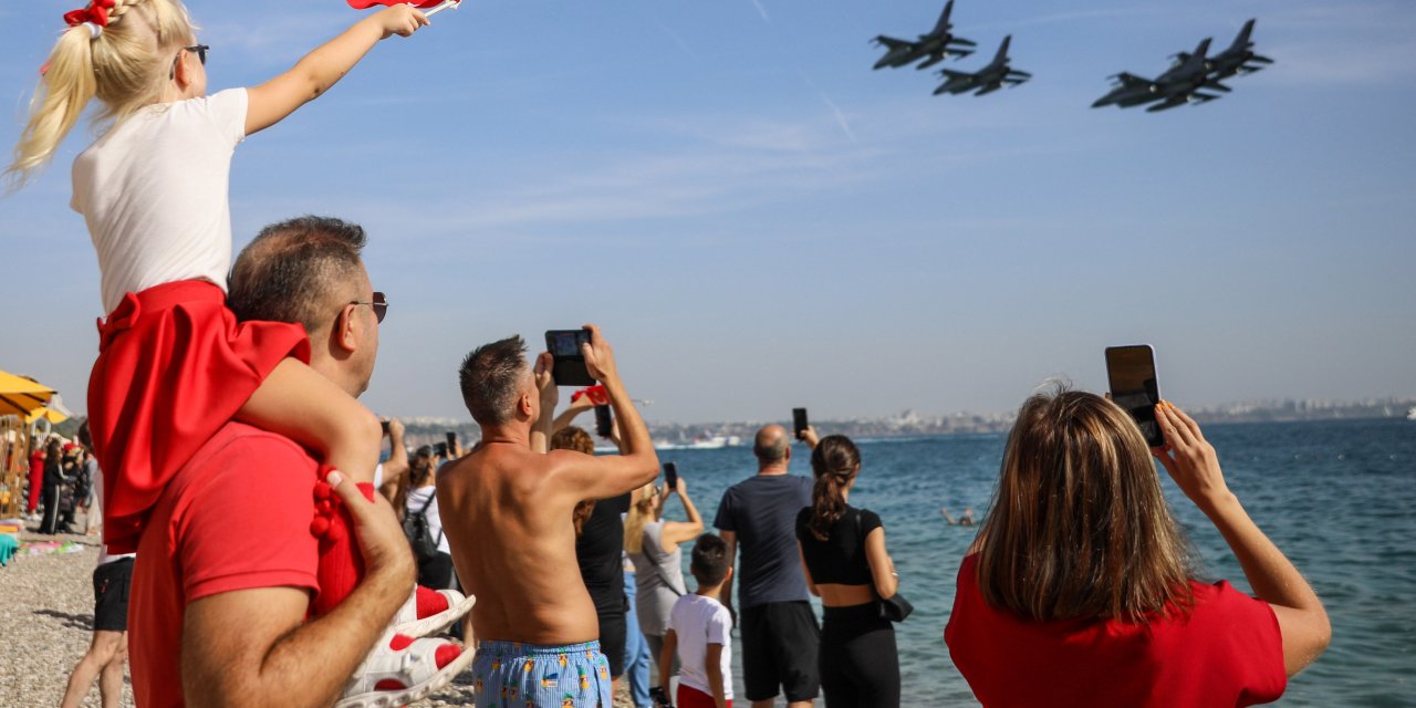 Antalya'da F-16'lardan 100'üncü Yıl Gösterisi