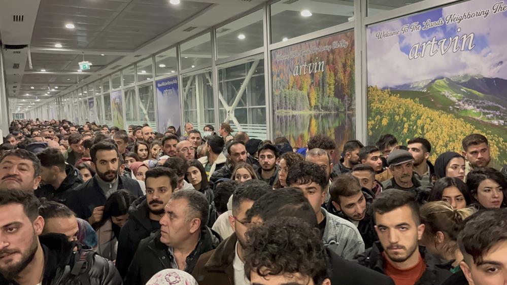 Sarp Sınır Kapısı'ndan bir yılda 5 milyon yolcu geçiş yaptı