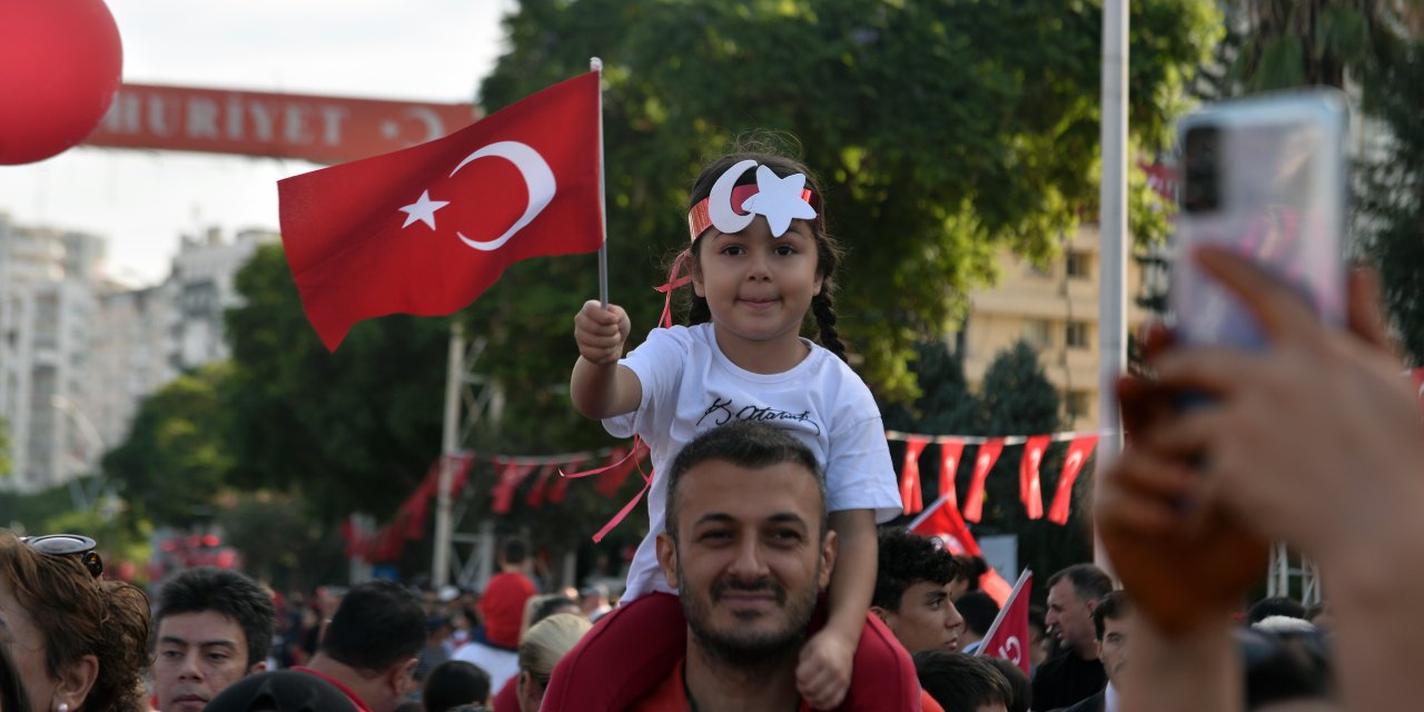 Çukurova'da Cumhuriyet Bayramı Coşkusu