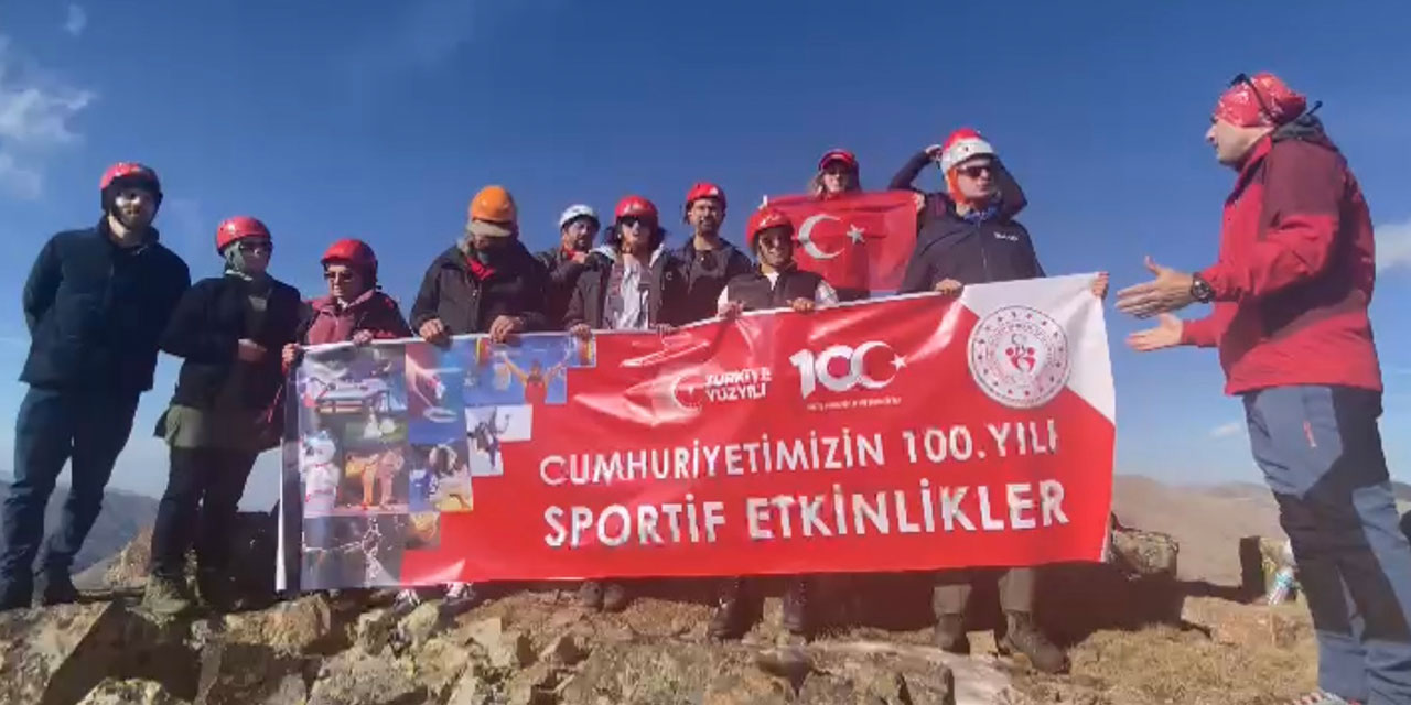 Rize’de 3230 Metre Zirvede Bayram Coşkusu