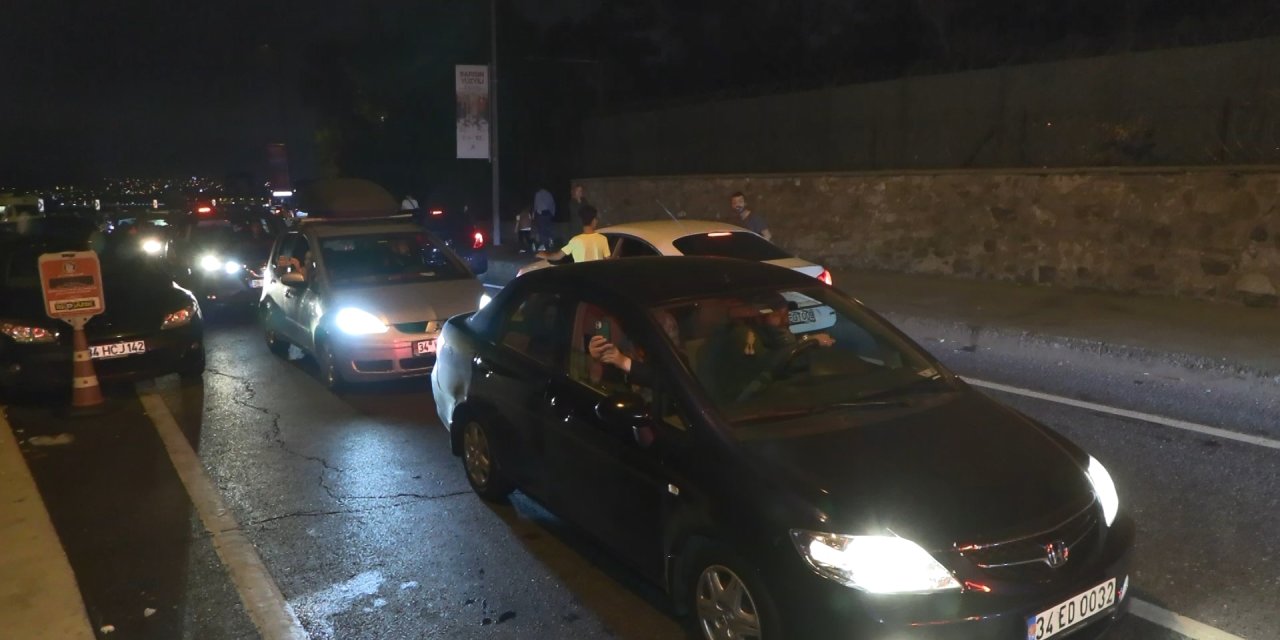 Cumhuriyetin 100. Yılı Kutlamalarında Sahil Yollarında Trafik Yoğunluğu