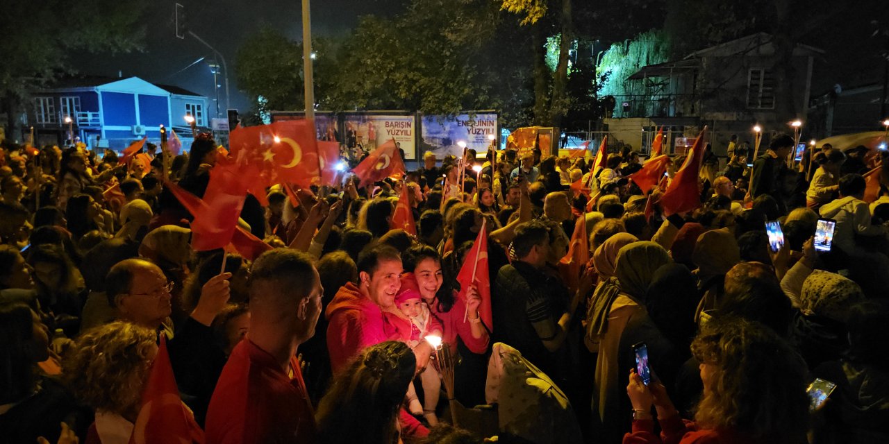 Zonguldak'ta Cumhuriyet Coşkusu; Vatandaşlar Alana Sığmadı (2)