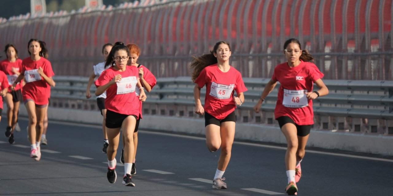 Adana’da Cumhuriyetin 100’üncü Yılı 1699 Metrelik Bayrakla Kutlandı