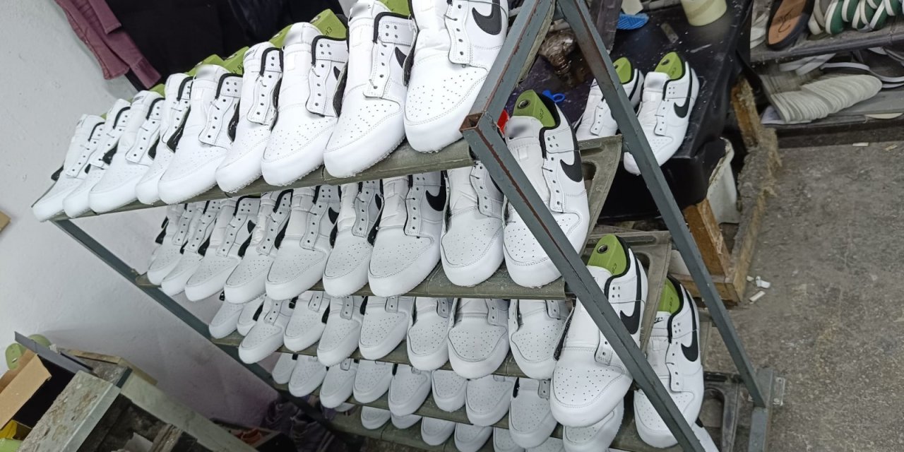 Başakşehir'de Operasyon: 96 Bin Taklit Ayakkabı Ele Geçirildi