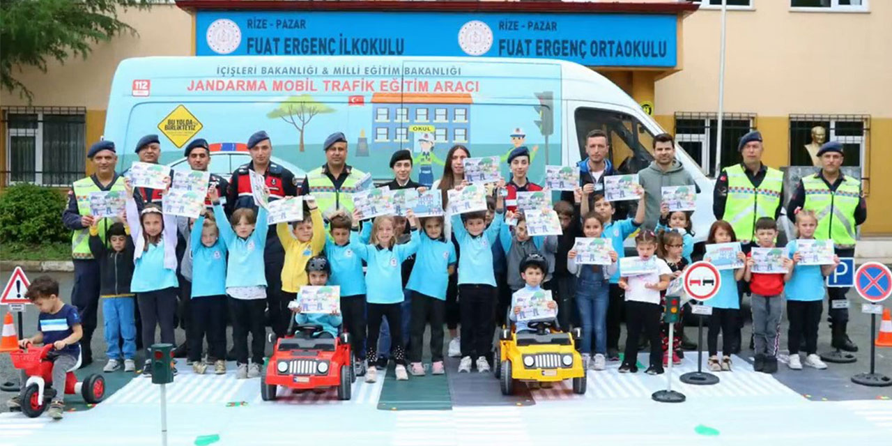 Rize'de jandarma ekipleri 128 öğrenciye trafik eğitimi verdi