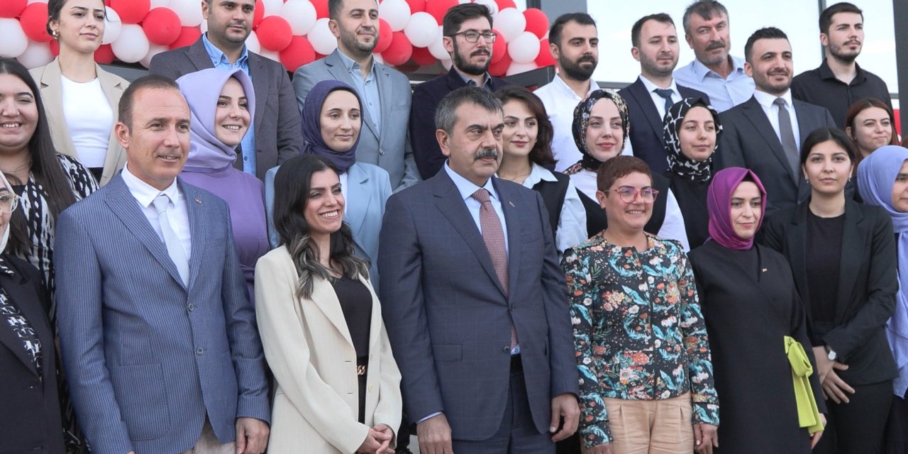 Bakan Tekin, Sancaktepe'de Toplu Okul Açılış Törenine Katıldı