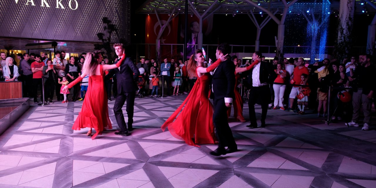 Bursa Downtown’da Cumhuriyet Coşkusu Yaşandı