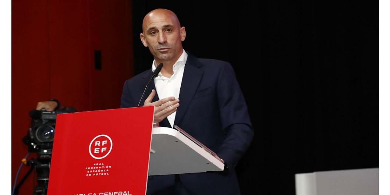 Fıfa, Rubiales İçin Karar Verdi: Futbol Faaliyetlerinden 3 Yıl Men