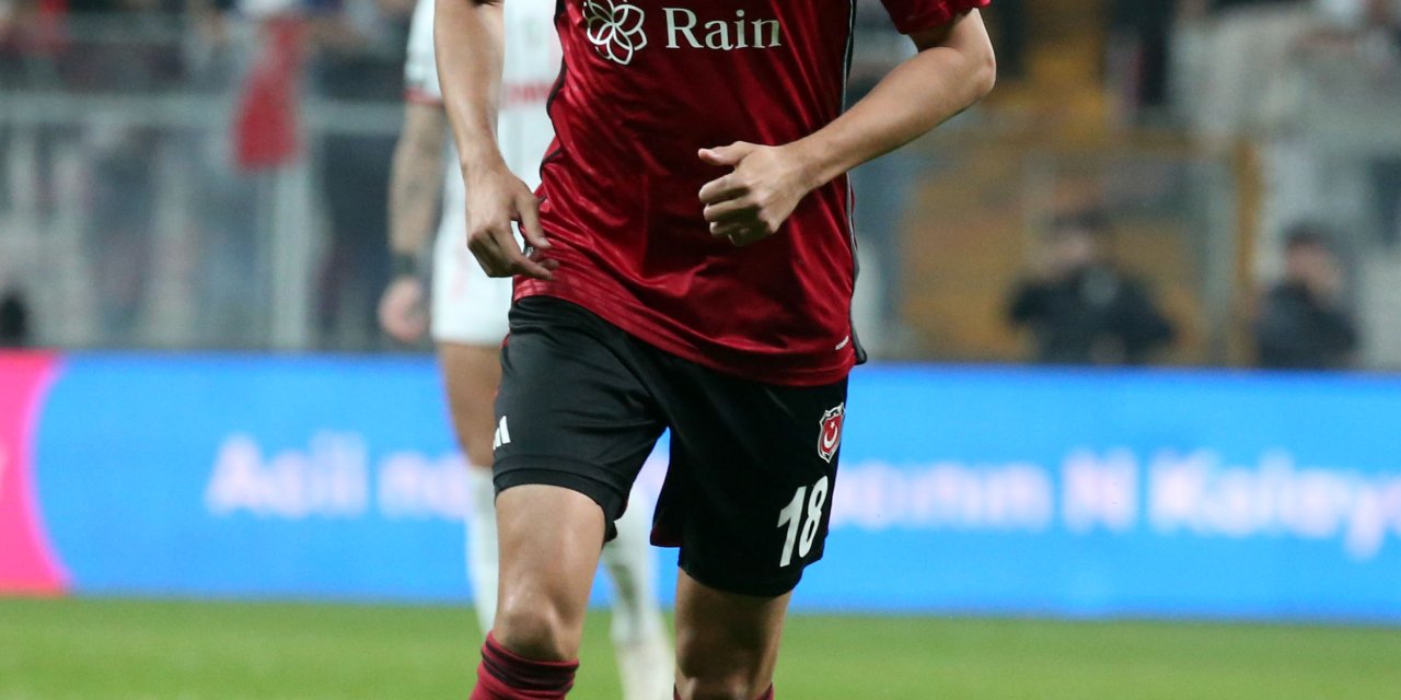 Ghezzal Devam Edemedi, Genç Yakup İlk Kez Forma Giydi